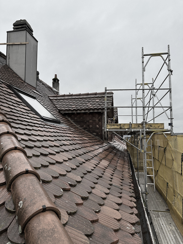 Baustart Dach- und Fassadensanierung Kuhnweg Bern